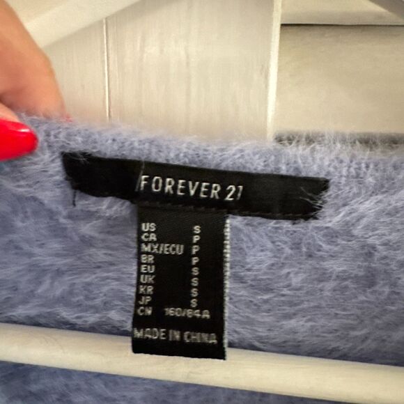 FOREVER 21 Y2K PURPLE FUZZY CROP CARDIGAN SZ S - Picture 2 of 3